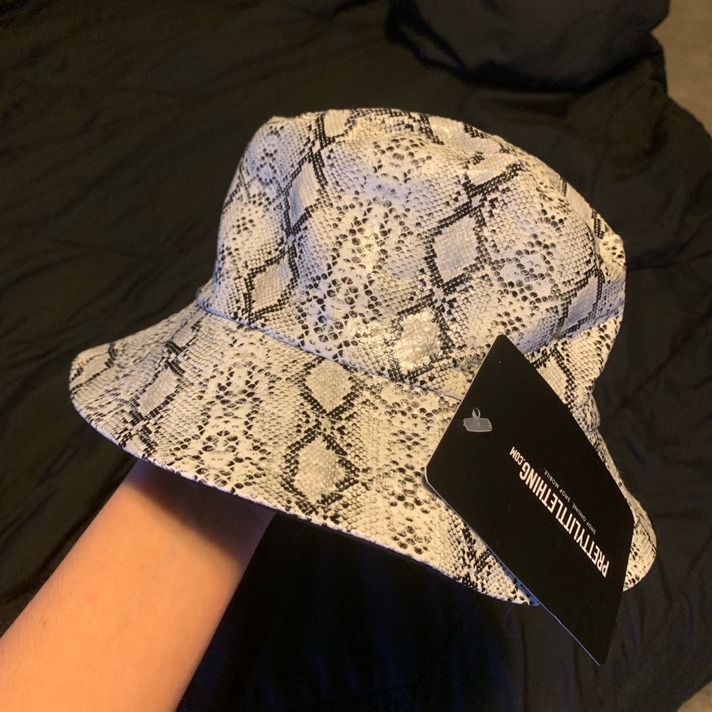 Snake skin print bucket hat